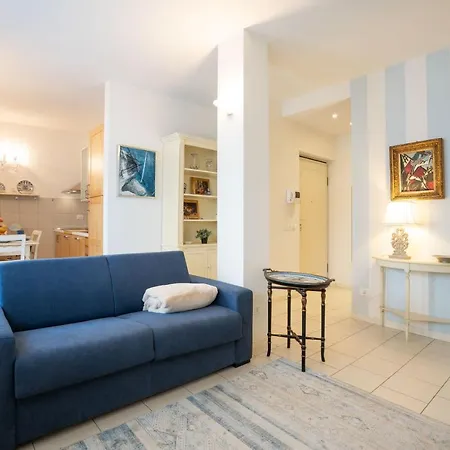 Grattacielo Apartamento *